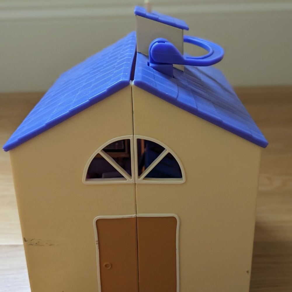 SOLD - Peppa Pig School house - Picture 6 of 8